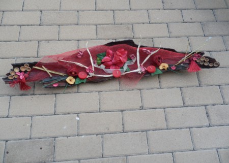 Veľká červená prírodná dekorácia