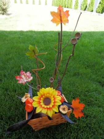 Dekorácia v prútenom košíku