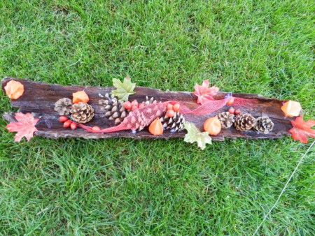 Dekorácia na prírodnom dreve